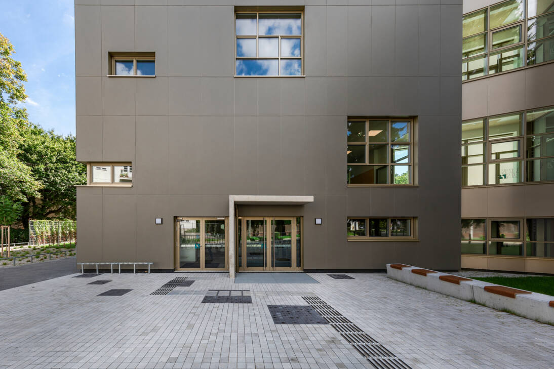 Primary School Veitingergasse, Vienna, Austria
