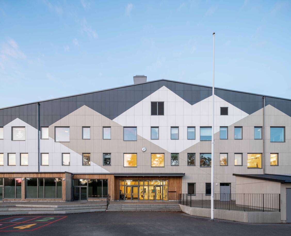 Swisspearl_Långsjöskolan_Johan-Eldrot-2_web
