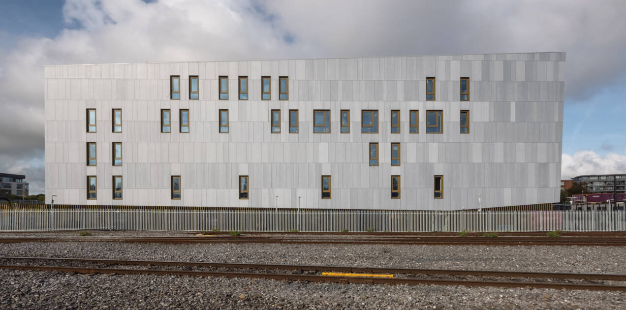 Farblinie Swisspearl Patina_Railwaystation_Dublin_Ireland