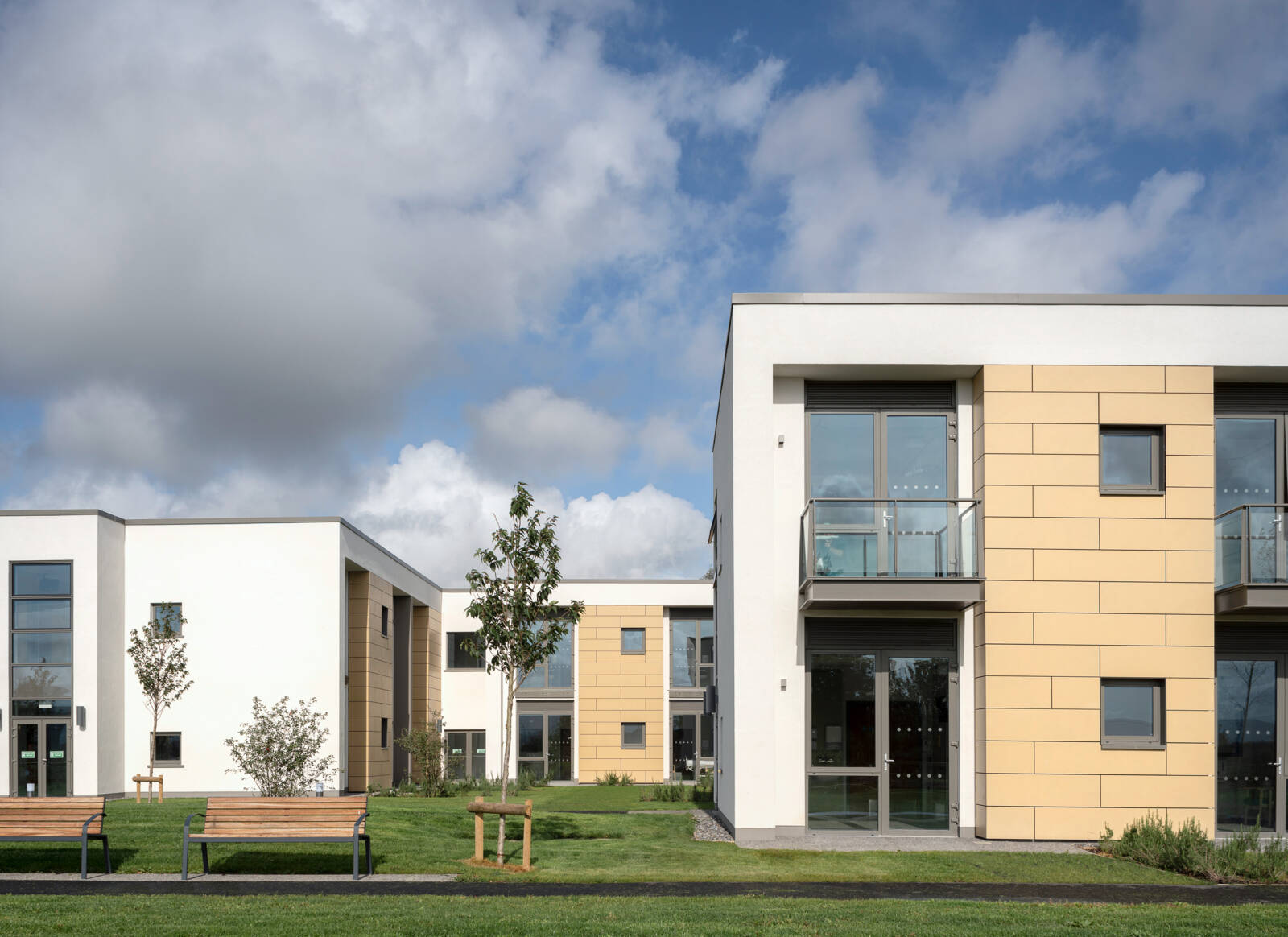 Peamount Healthcare Facility - Swisspearl