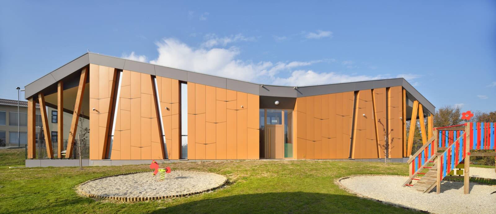  Kindergarten - Swisspearl 