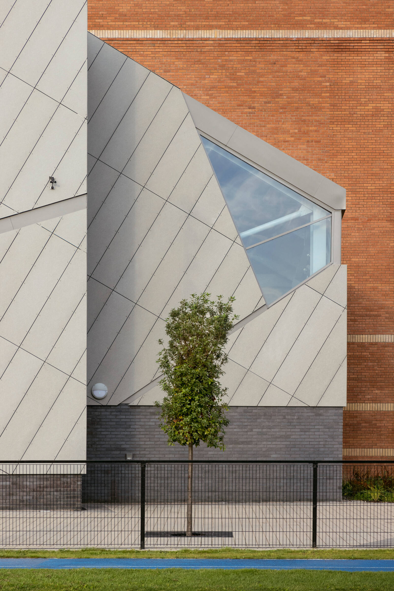 University of Limerick Climbing Wall Swisspearl