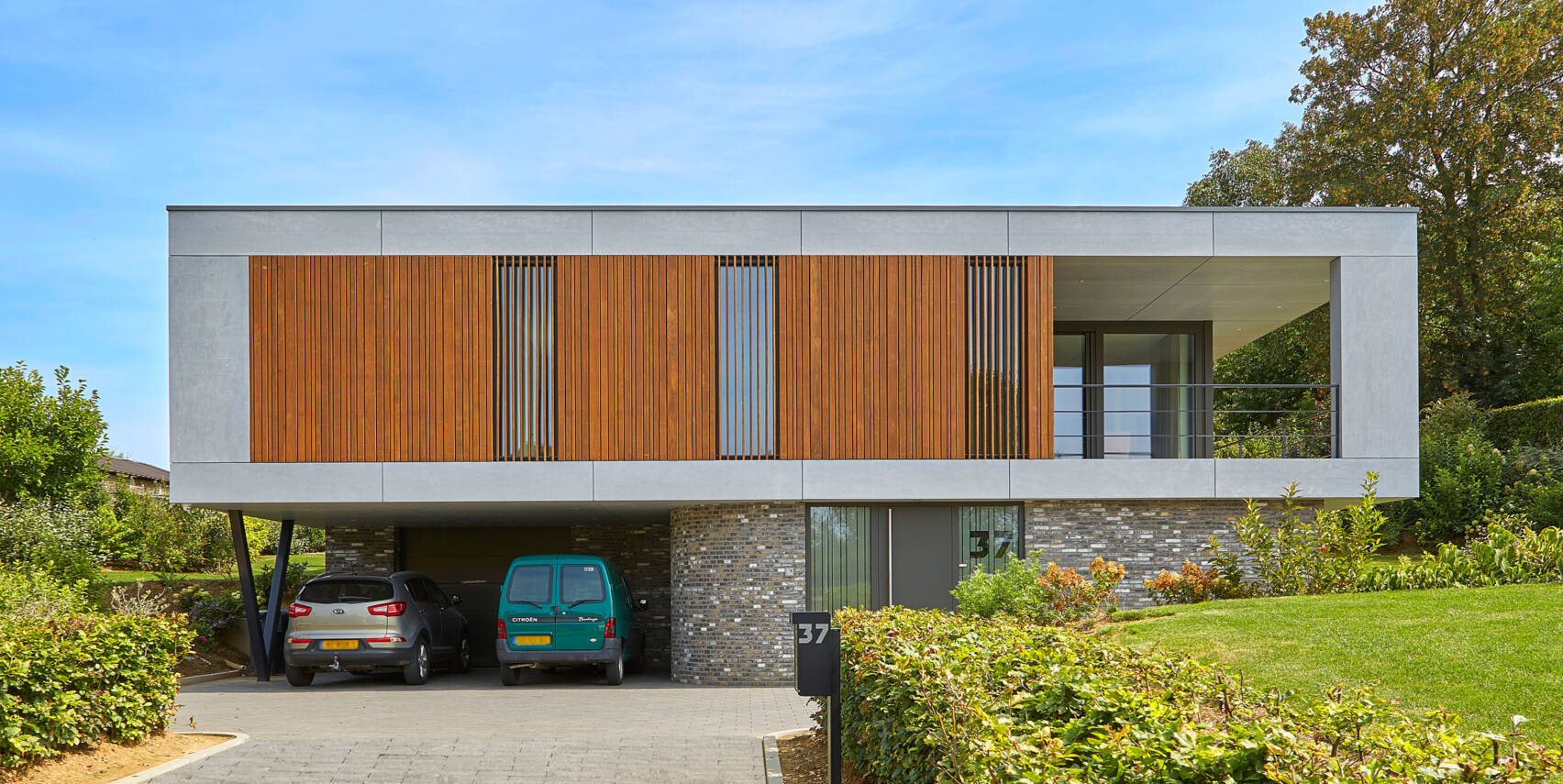 VillaThull_Schinnen_NL_Photo_1_header