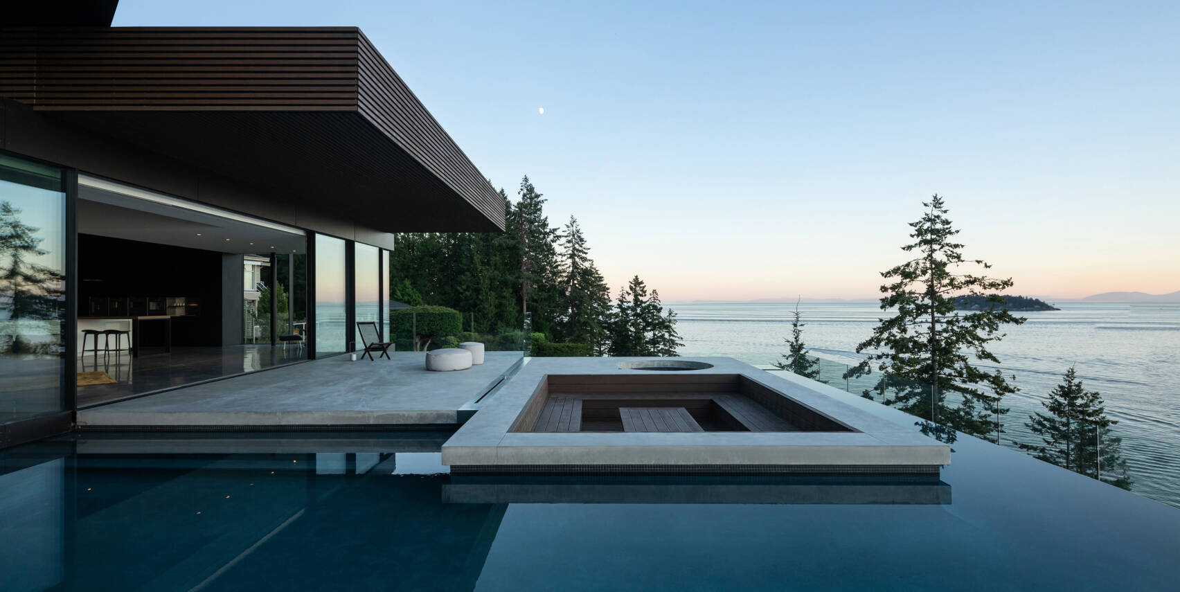 Black Cliff House, West Vancouver, BC, Canada