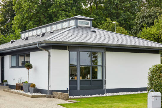 cembrit-renovering-fibercement-sort-skifer-tag-et-frisk-pust-i-parcelhuskvarteret-260816_00168