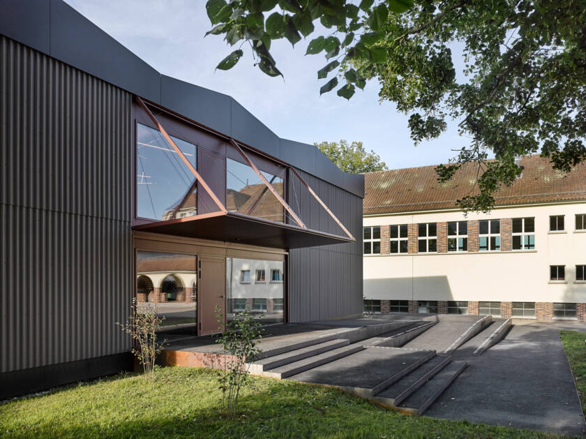 Schulhaus Pieterlen
