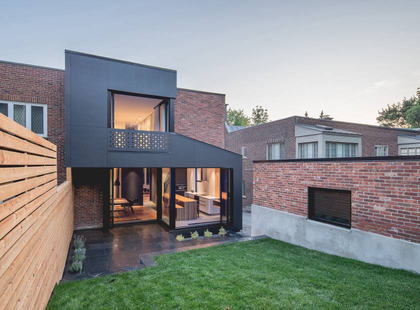 Vergrössert und verbessert House Extension Black Box II, Montreal, Quebec, Kanada