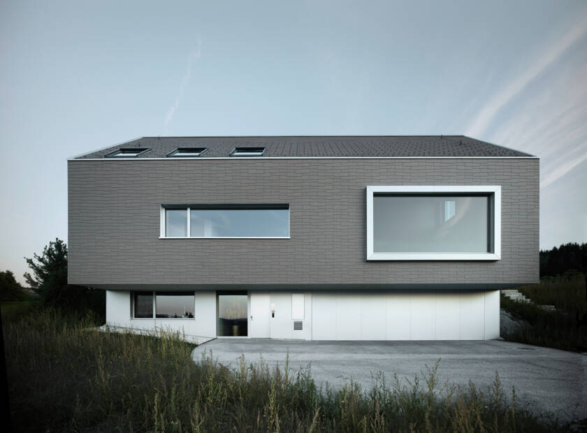 Grande maison noble anthracite avec vues extérieures et intérieures Maison individuelle Bonstetten