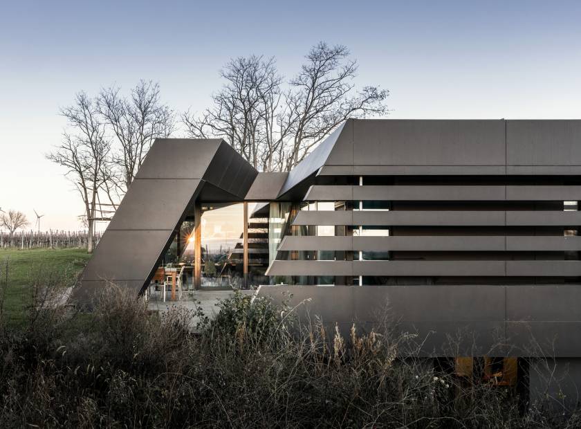 Darkly dramatic and deconstructed House RnEve, Mönchhof, Austria