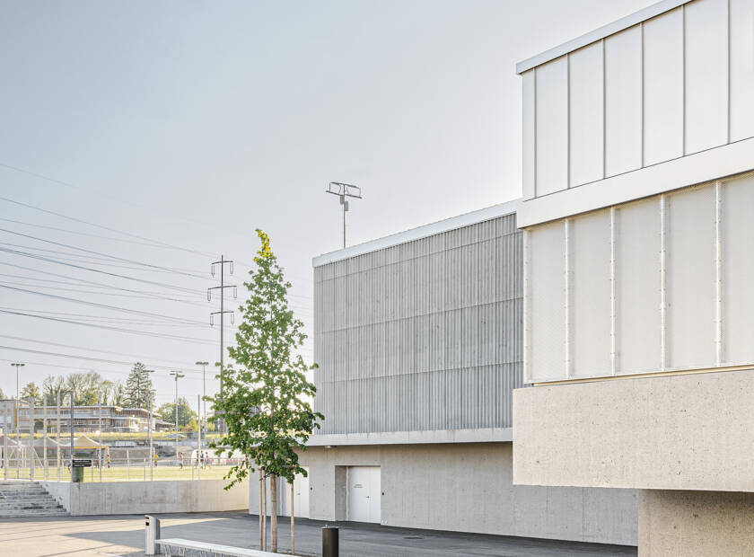 Bâtiments publics, triple salle de sport et installations sportives, Eschenbach, CH